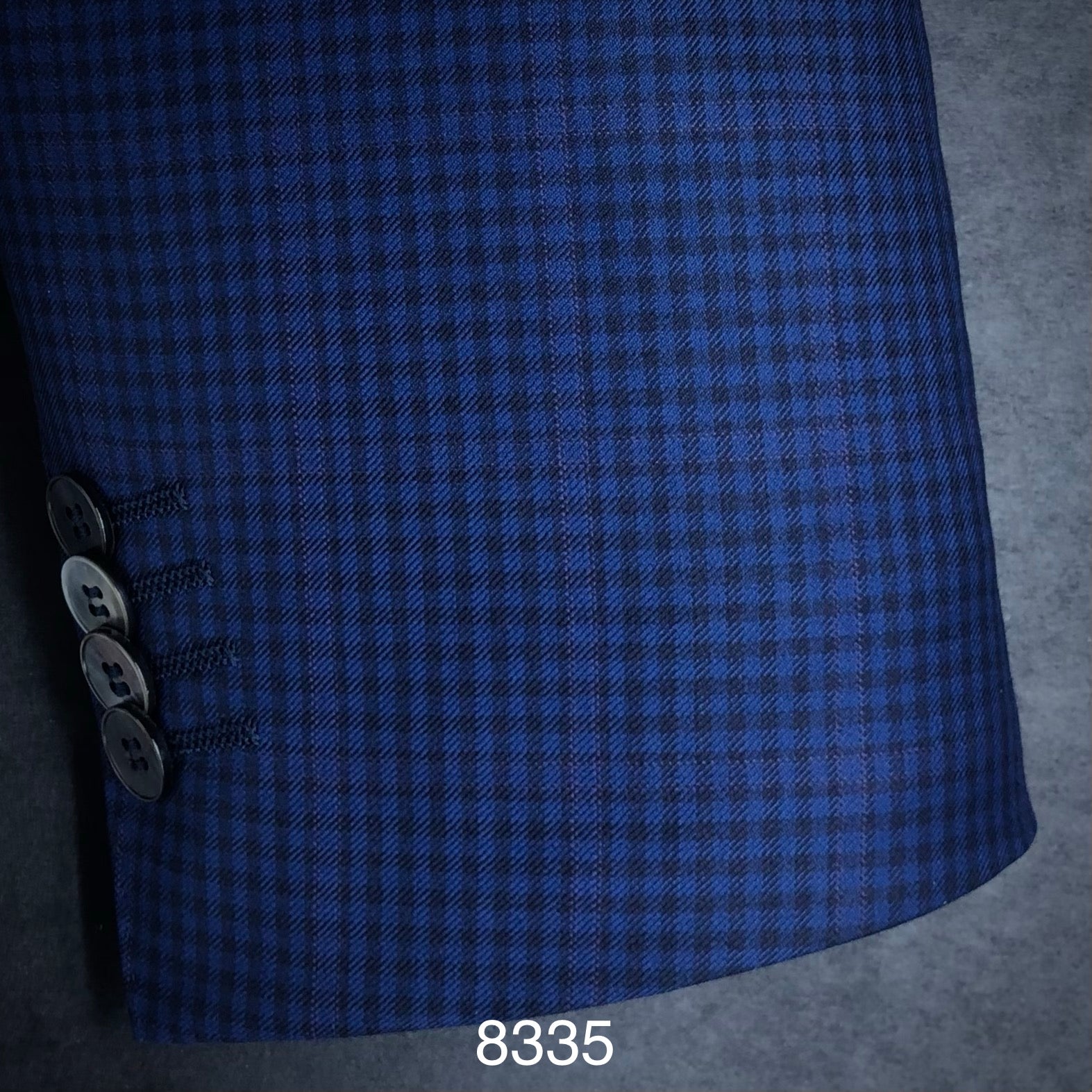 Berry Accent | Contemporary | All Wool | 8335