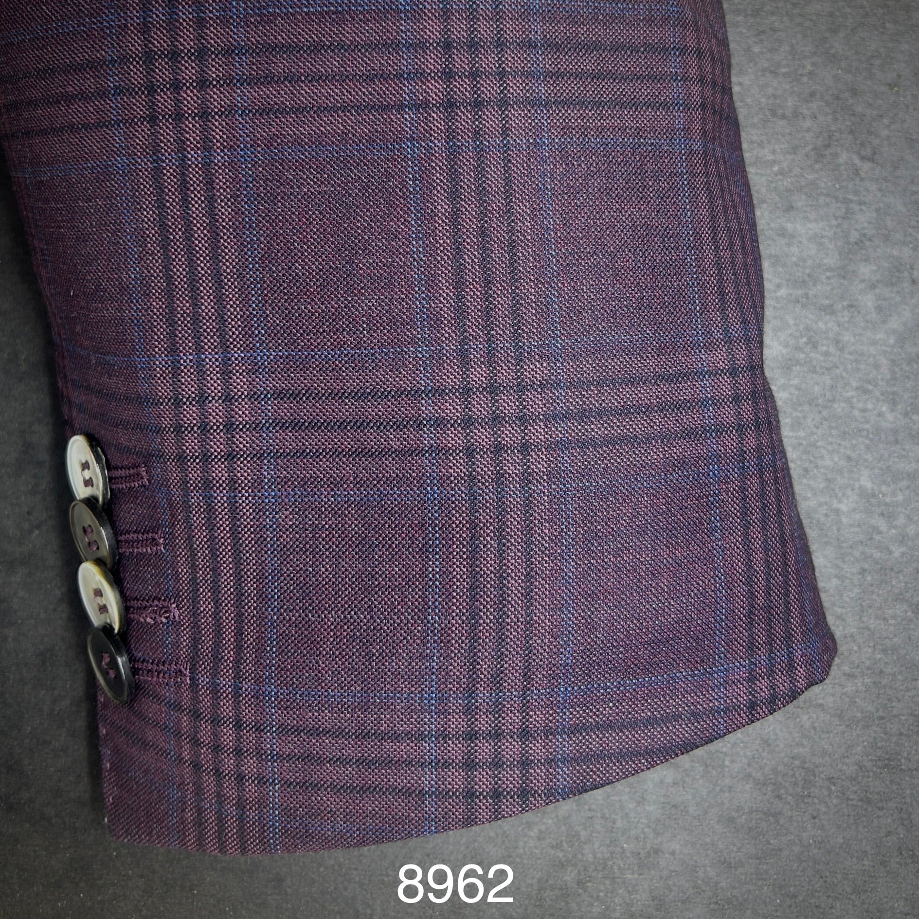 Contemporary | All Wool | 8962c
