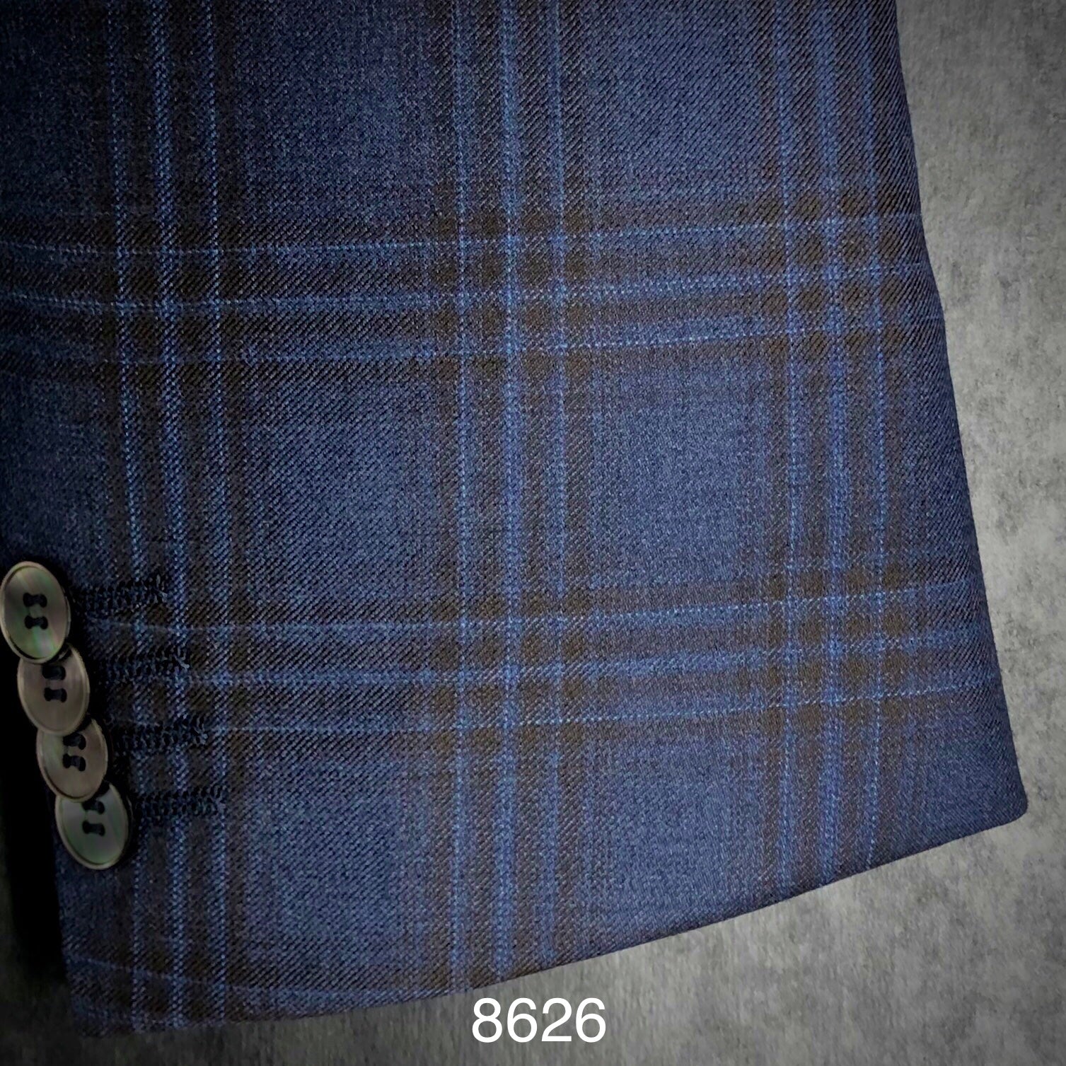 Tan Accent | Contemporary | All Wool | 8626